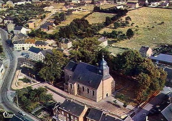 Nassogne - Vue aérienne de l'Eglise 02.jpg